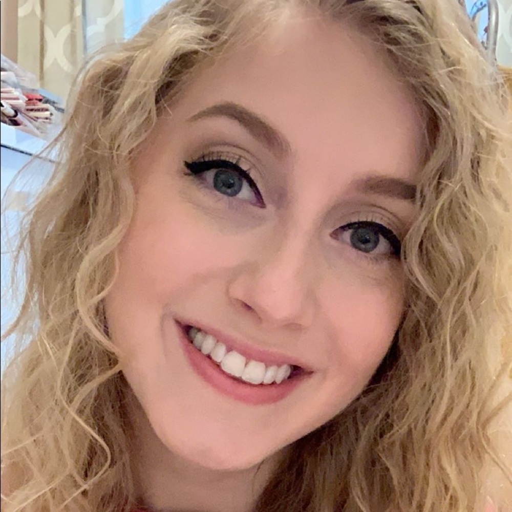 Meet your Posher, Teressia